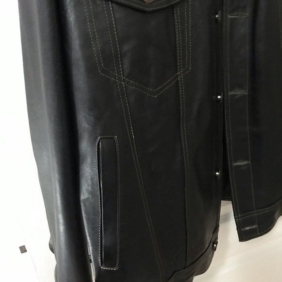 High quality leather trucker jacket. - Picture 5 of 11